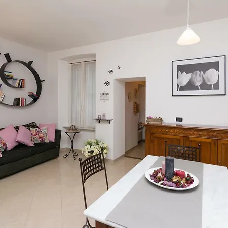 Apartment La Casa Di Susanna *